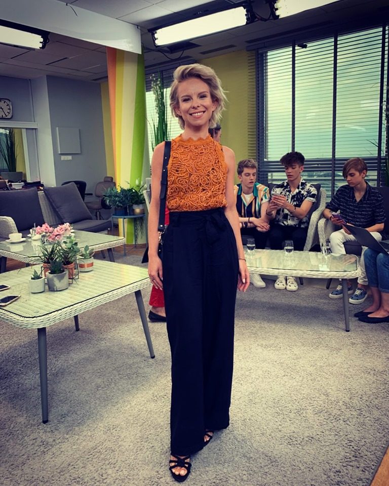 Alicja Janosz podczas nagrania materiału o płycie dla dzieci dla Dzień Dobry TVN, 2019